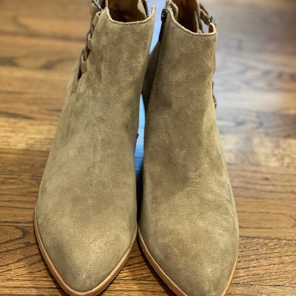 Brand New FRYE booties sz 10M - Picture 3 of 4